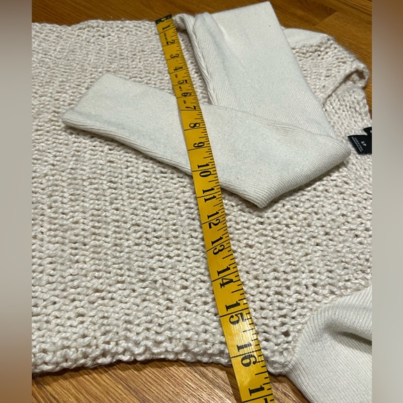 Club Monaco sweater, Size Small - Picture 5 of 9